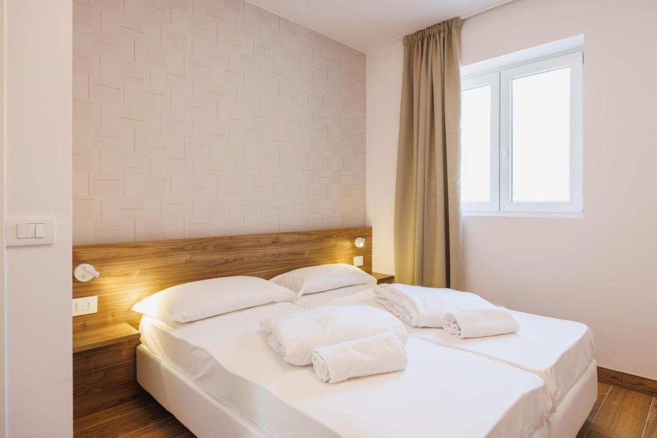 Lake Side Suites Riva del Garda Ngoại thất bức ảnh