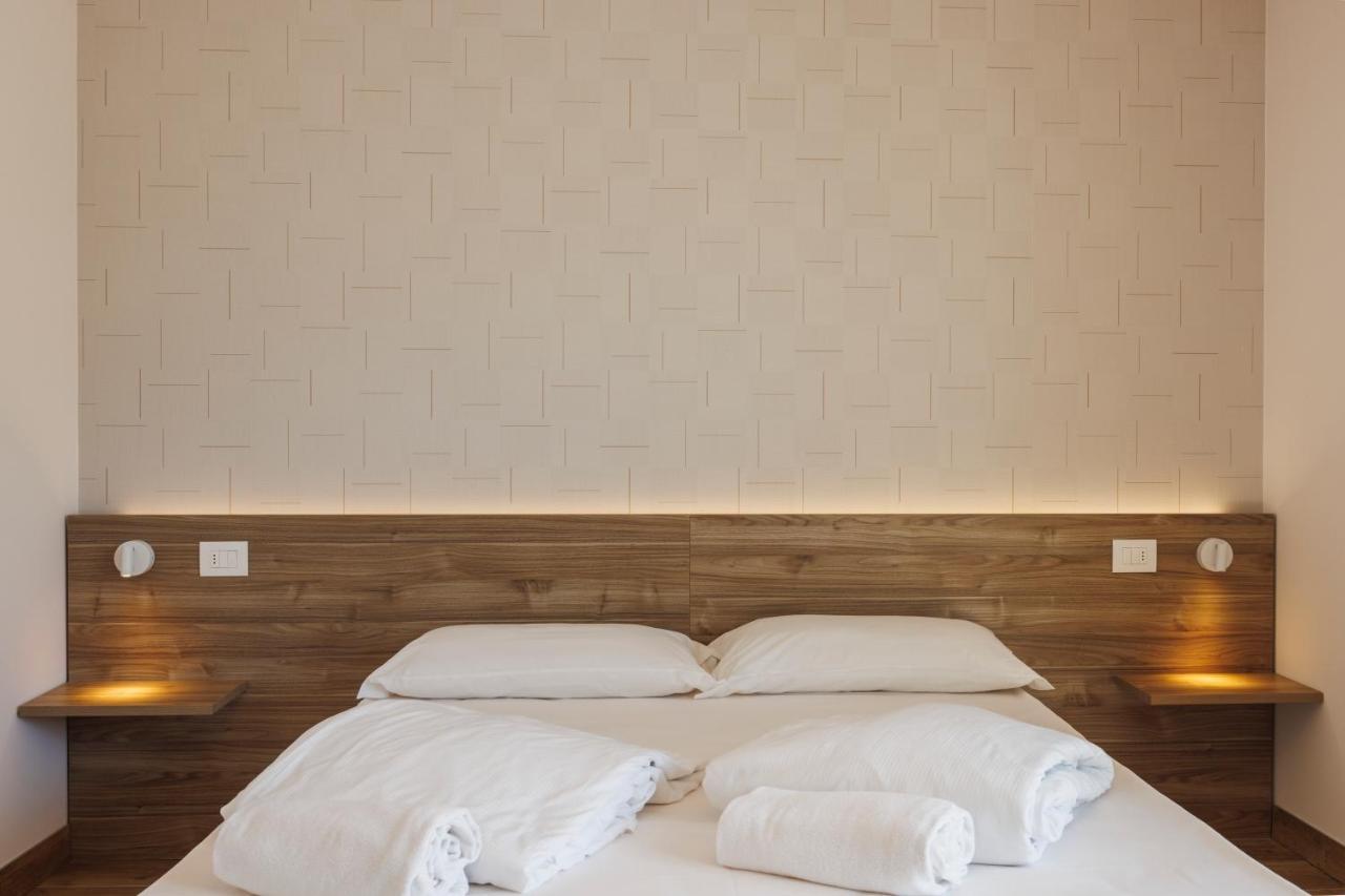 Lake Side Suites Riva del Garda Ngoại thất bức ảnh