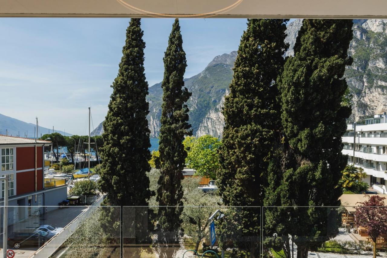 Lake Side Suites Riva del Garda Ngoại thất bức ảnh