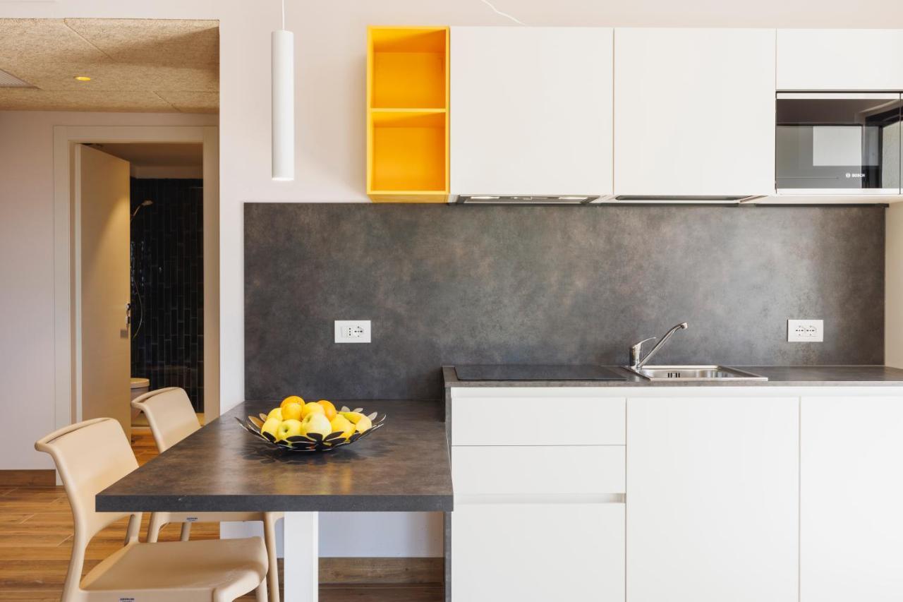 Lake Side Suites Riva del Garda Ngoại thất bức ảnh