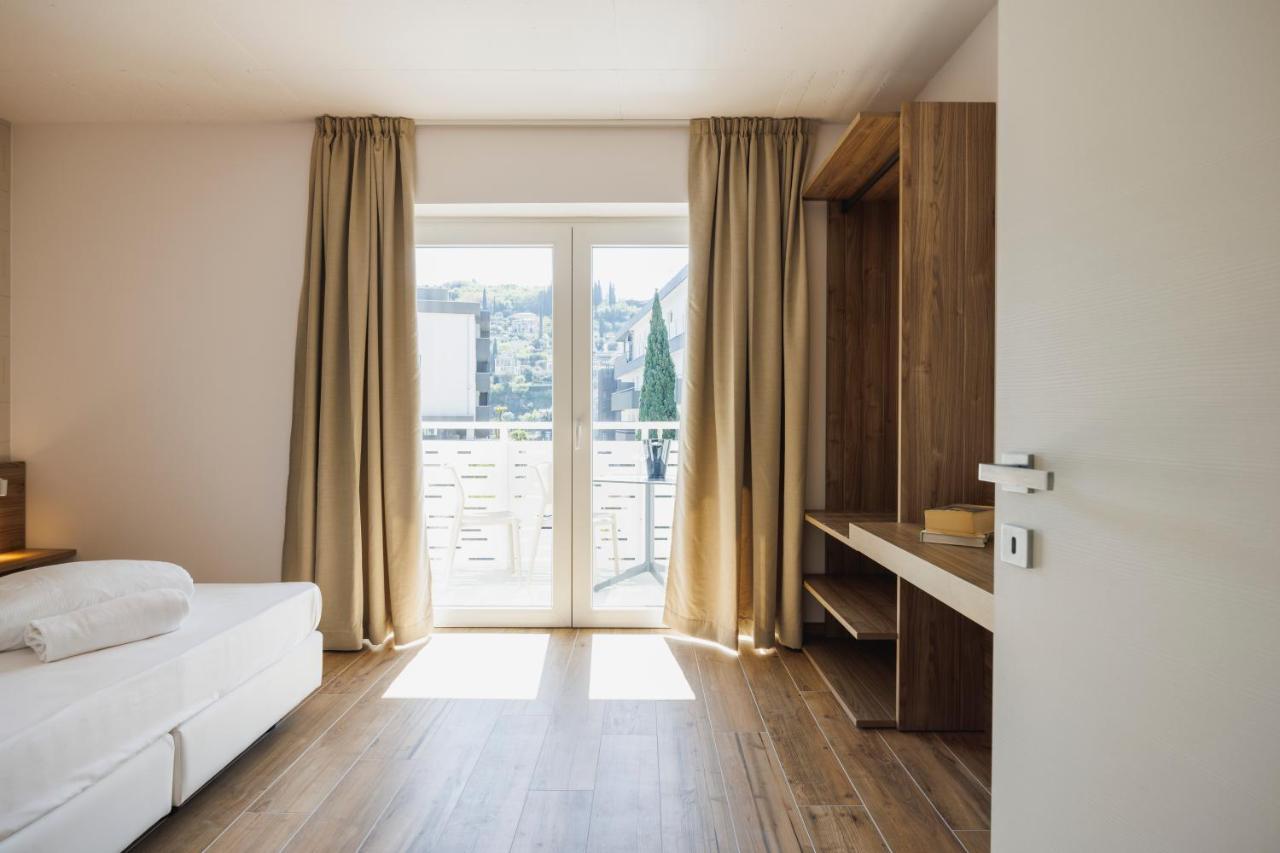 Lake Side Suites Riva del Garda Ngoại thất bức ảnh