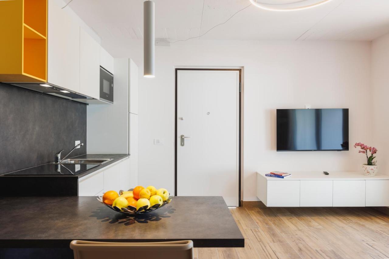 Lake Side Suites Riva del Garda Ngoại thất bức ảnh