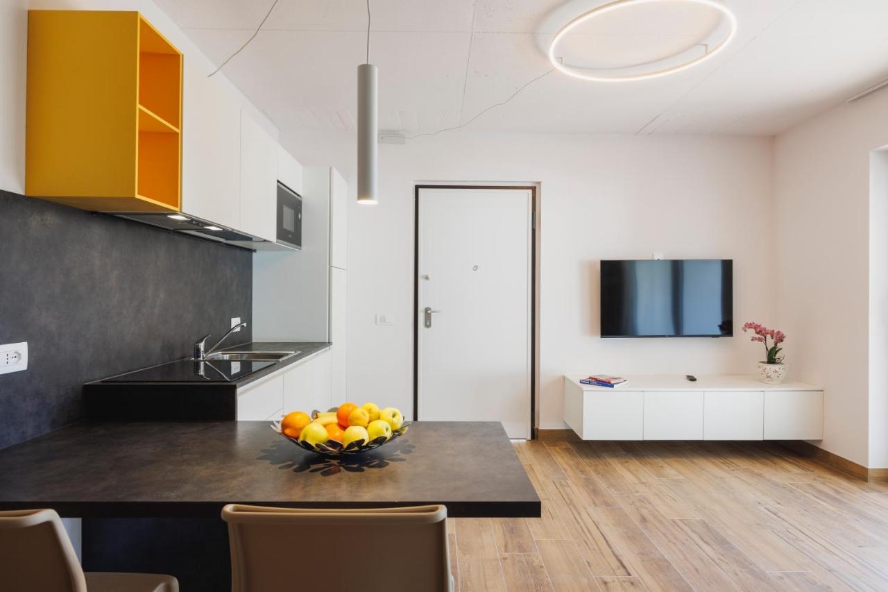 Lake Side Suites Riva del Garda Ngoại thất bức ảnh