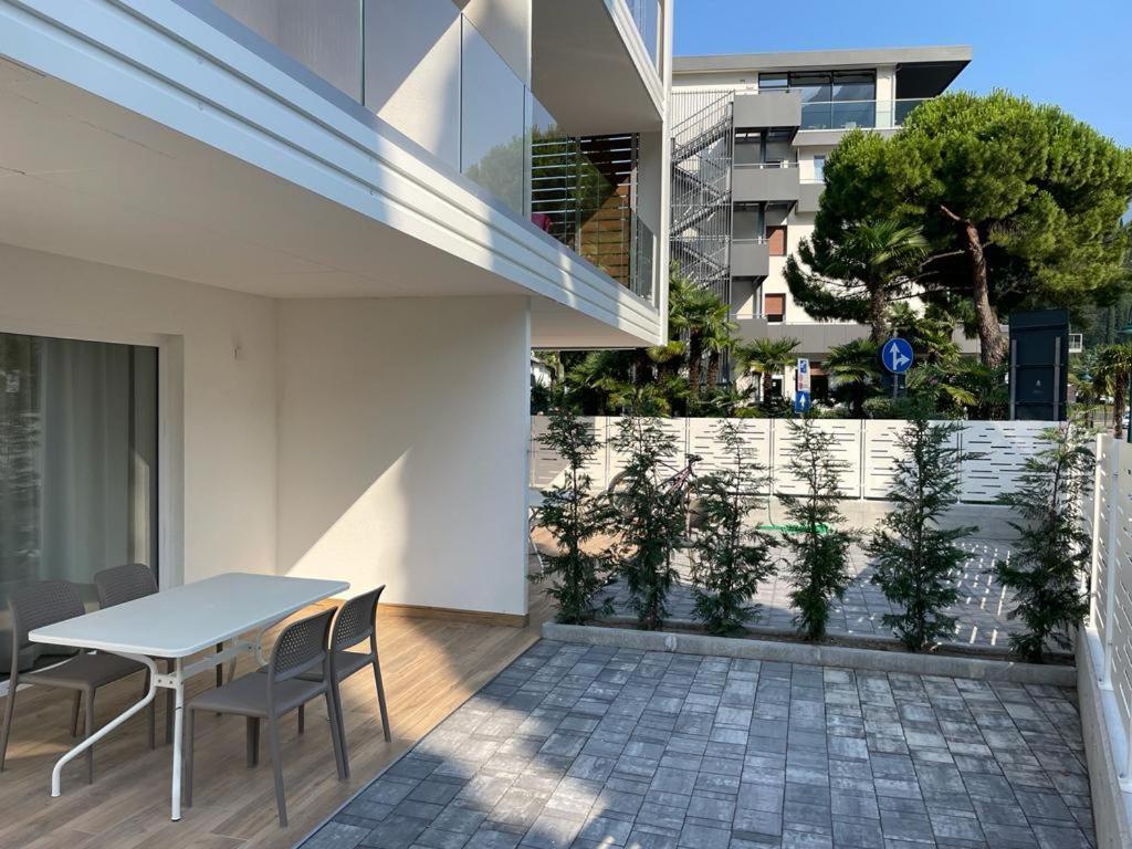 Lake Side Suites Riva del Garda Ngoại thất bức ảnh
